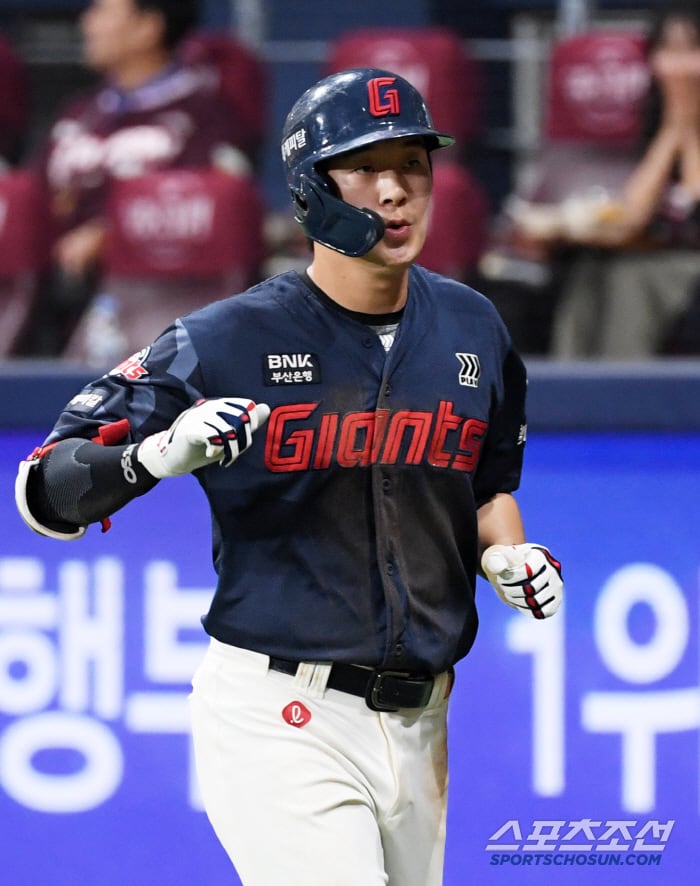 ’20홈런 넘어 30홈런?’ 나승엽 5일만에 홈런포 재가동!…’시즌 7호’ 투런, 승부 뒤집었다 [고척현장]