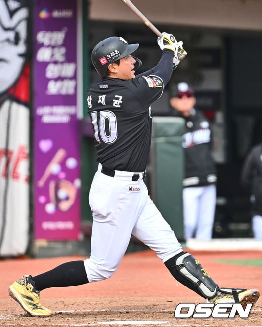 3루수 복귀→232일 만에 3안타, 40억 FA 공백 안 느껴진다 “황재균 베테랑답게 2번 역할 잘해줘” [오!쎈 잠실]