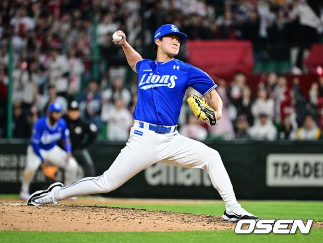 [사진]연장 10회 역투하는 이호성