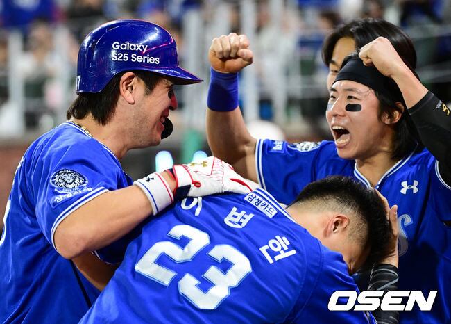 [사진]강민호-김성윤, ‘연장 10회 삼성 홈런 두 방의 주인공들’