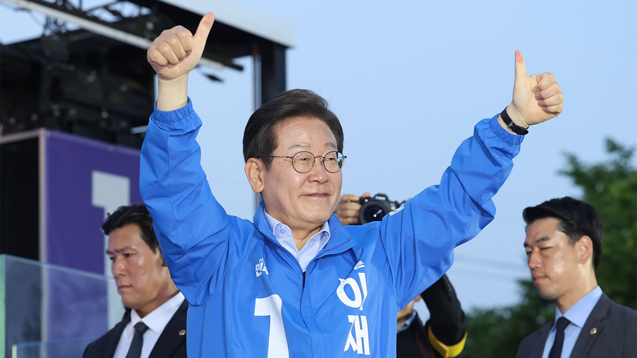 이재명 “K배터리로 경제 재충전…가덕도 신공항 책임 있게 추진”