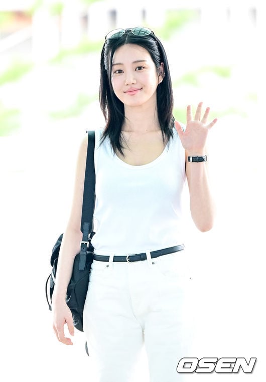 [사진]이유비 출국, ‘예쁜 미소 선물하며’