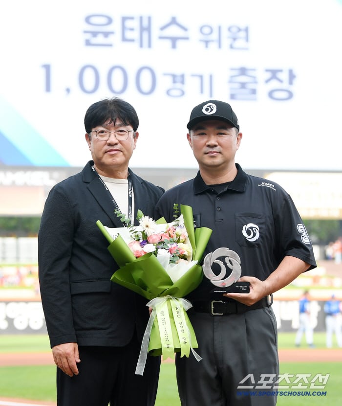 [포토] 윤태수 심판 1000경기 출장 달성