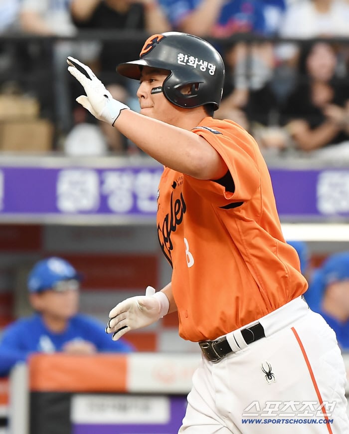 [포토] 역전 투런포 터트린 노시환