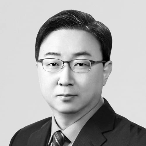 [태평로] 조국 사면이 떠올리게 한 대통령의 자전권력