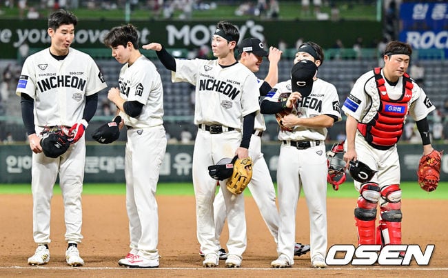 [사진]3위 지켜낸 SSG,’기분 좋은 역전승’