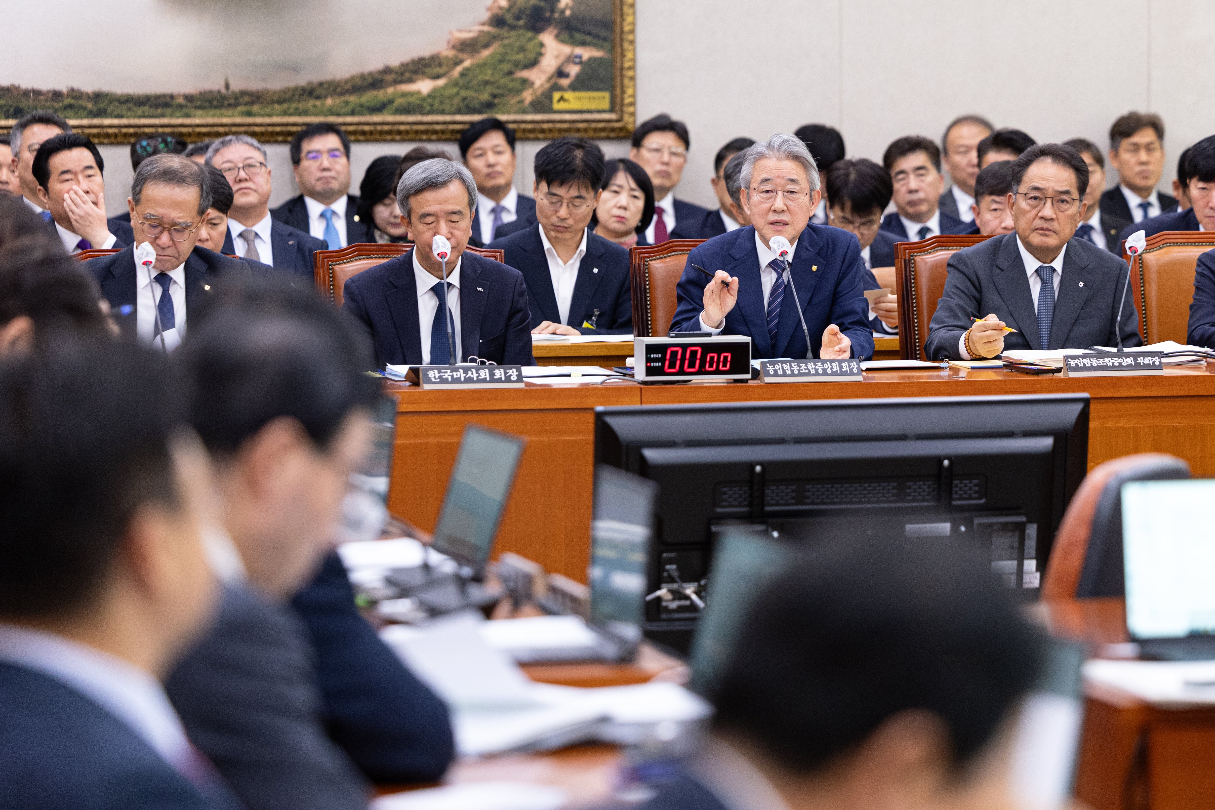 “농협, 강호동 중앙회장 금품수수 제보 기자에 외압 행사”