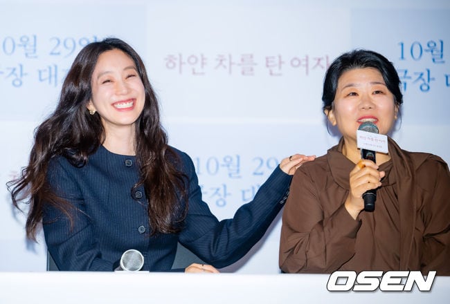 [사진]정려원-이정은,’화기애애’