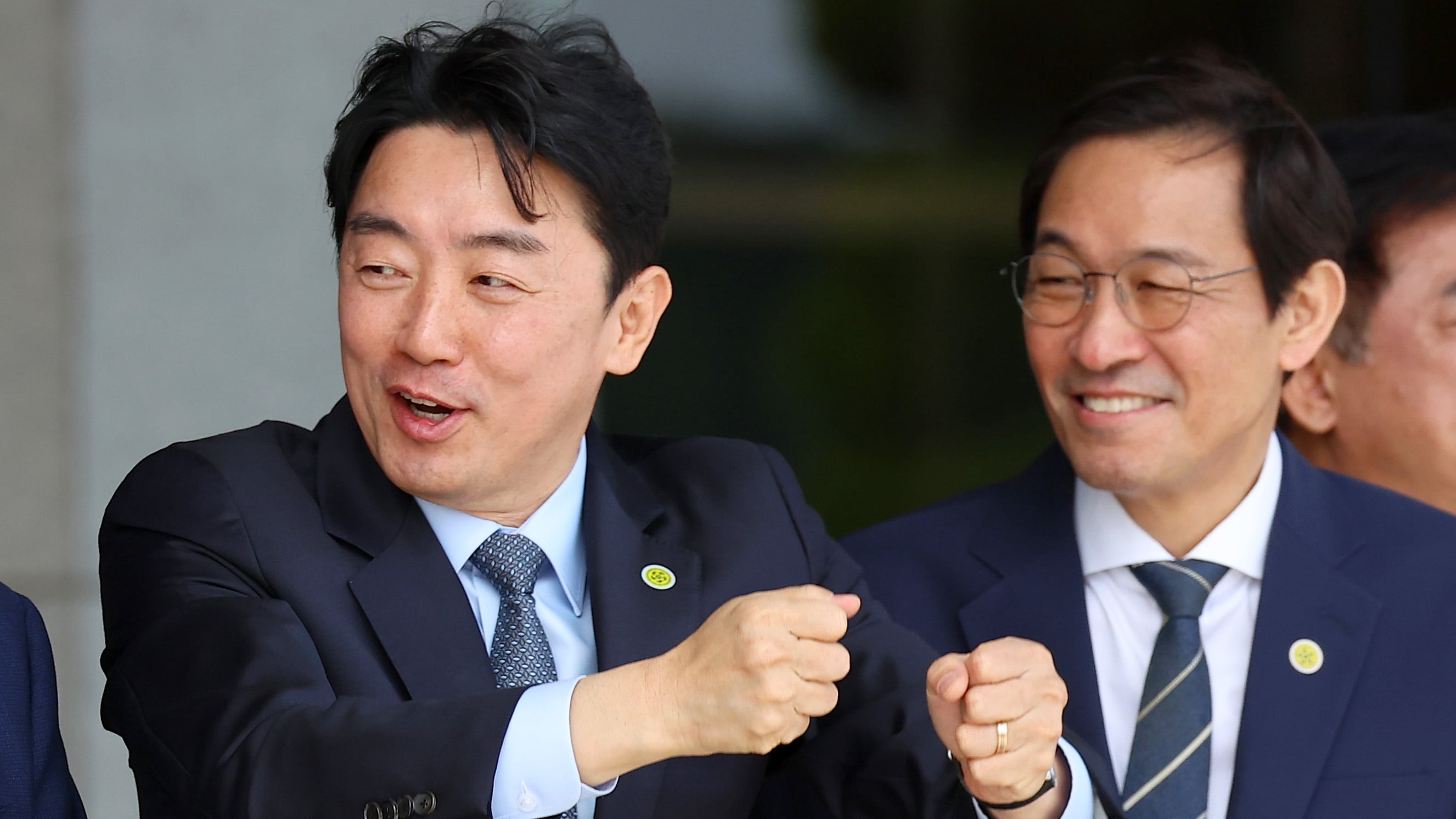 강훈식은 대전·충남, 우상호는 강원… 靑참모 10명 지방선거 차출설