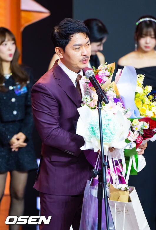 [사진]욱하는형, 올해의 스트리머 대상 특별상 수상