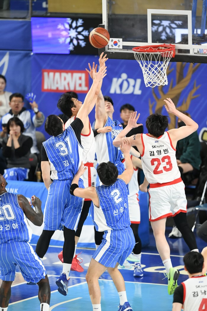 [오피셜]KBL 심판부, 서울 SK-대구 한국가스공사 ‘안영준 트래블링 논란’ 정심 판정