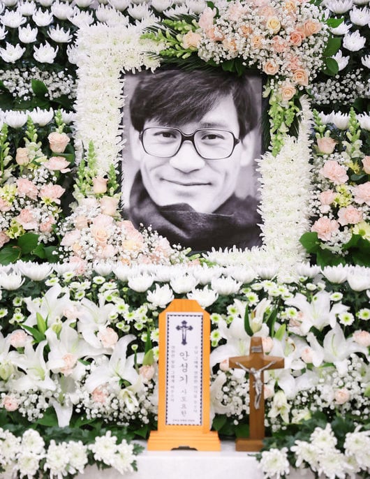 “하늘에서도 연기하길”..조용필→박중훈, 故안성기 빈소 조문행렬[종합]