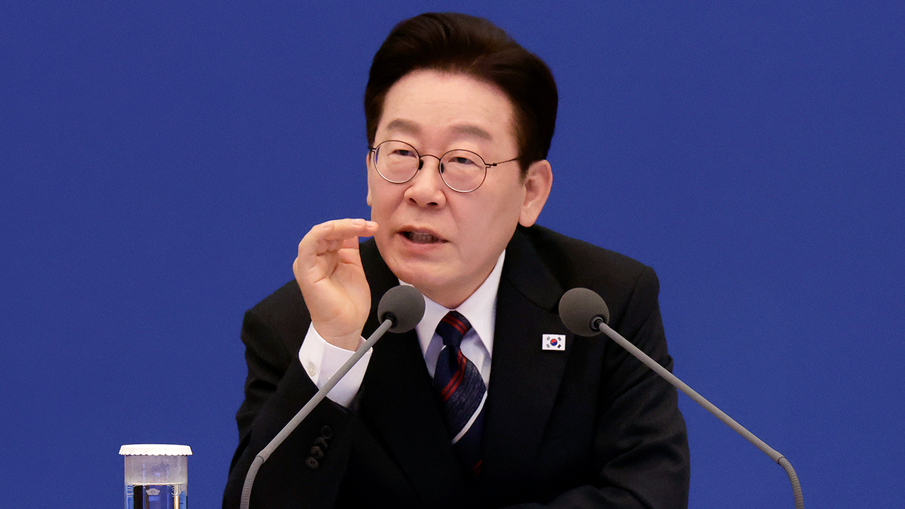 이 대통령 “산골짜기 땅도 너무 비싸…농지도 투기 대상이 돼”