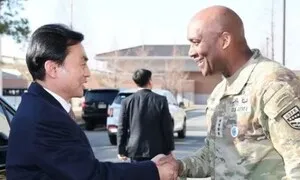 주한미군 사령관, 중국과 ‘전투기 대치’ 서해 훈련 한국에 사과