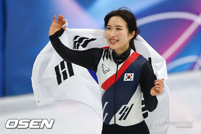넘어지고, 눈물 흘렸지만, 다시 일어나 金! 최가온-김길리, 첫 올림픽 무대서 감동 드라마 남겼다 [2026 동계올림픽]