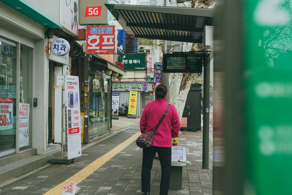 스마트폰·키오스크 돕는 서울시 디지털 안내사, 106만건 상담