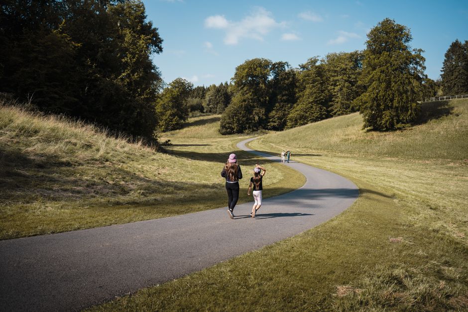UK sees hottest day of the year as 38.1C recorded in Kew Gardens