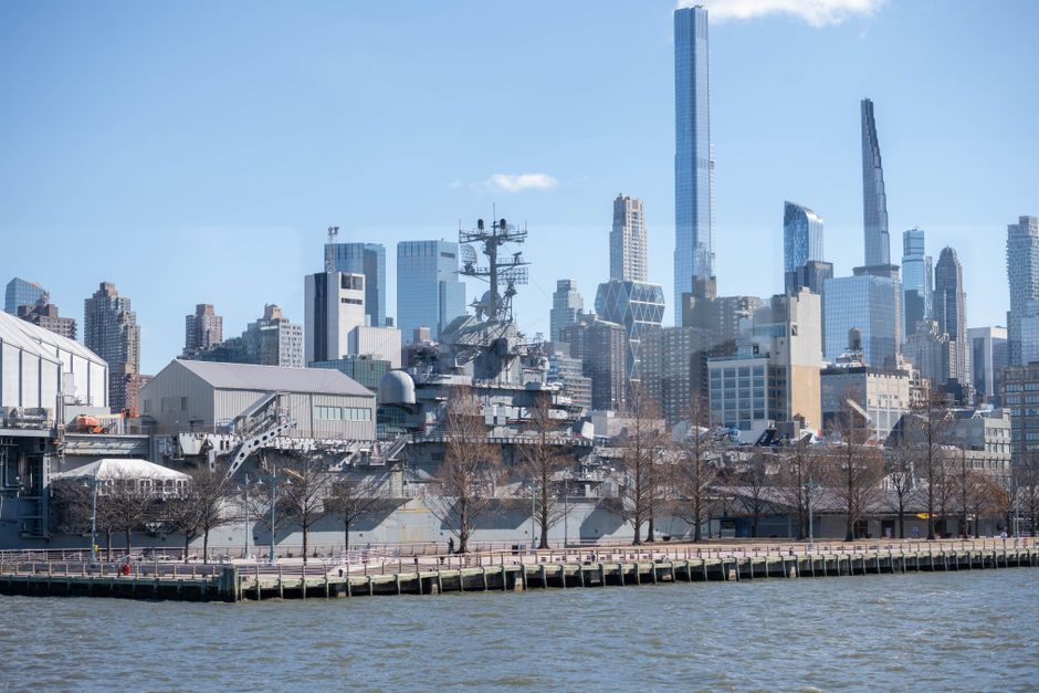 New aircraft carrier heads toward Mideast after reports of issues on long-deployed USS Lincoln – NPR