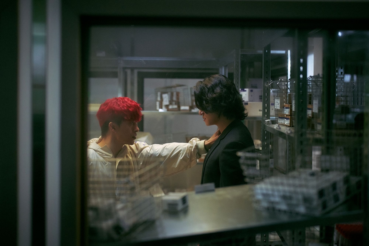 빨간 머리 구교환의 초인적 액션…영화 ‘부활남: 더 레드’